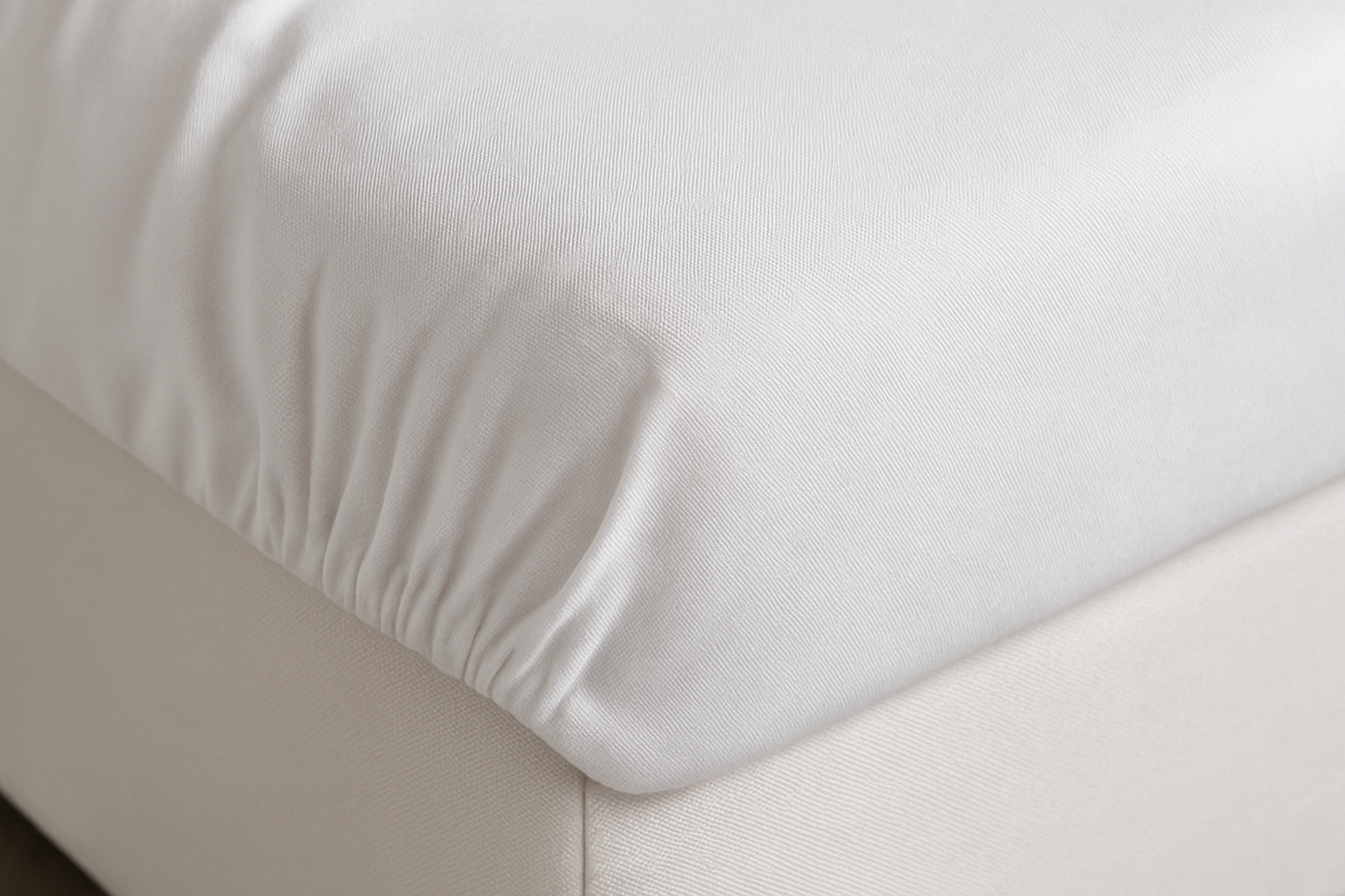 Close-up of elastic corner detail